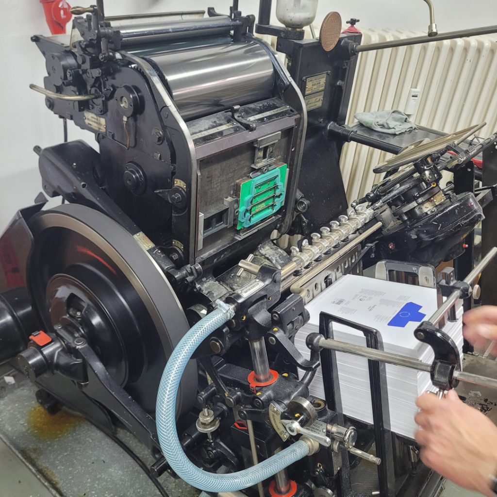 Individuelle Schachteln & Faltschachteln drucken in Köln – Hochwertige Verpackungen in Kleinauflagen