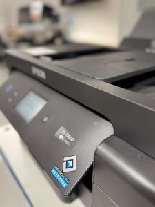 Epson Et-15000 Drucker Mit Precisioncore Heat-Free Technologie, Nahaufnahme Des Bedienfelds Und Markenlogos